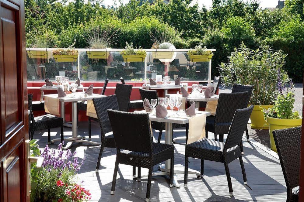 Logis Le Luth Hotel Mirecourt Exterior photo