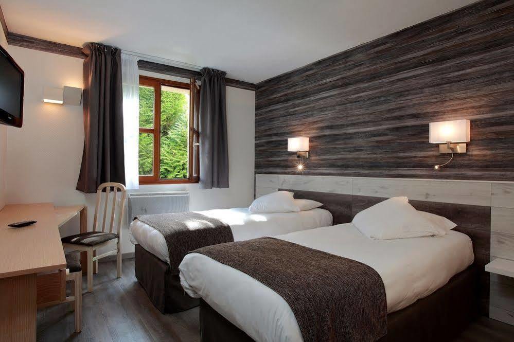 Logis Le Luth Hotel Mirecourt Exterior photo